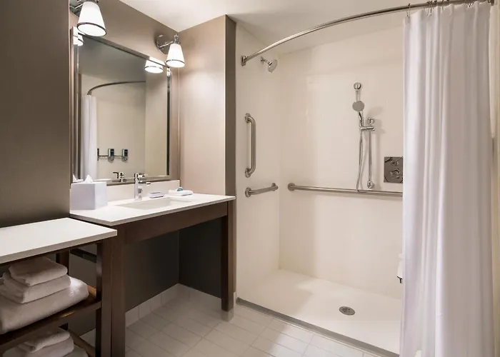 Four Points By Sheraton At Phoenix Gateway Airport Hotel
