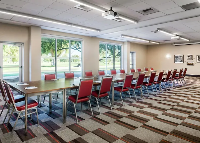 Four Points By Sheraton At Phoenix Gateway Airport Hotel 3*