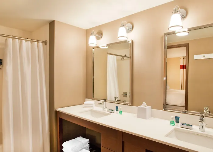Four Points By Sheraton At Phoenix Gateway Airport