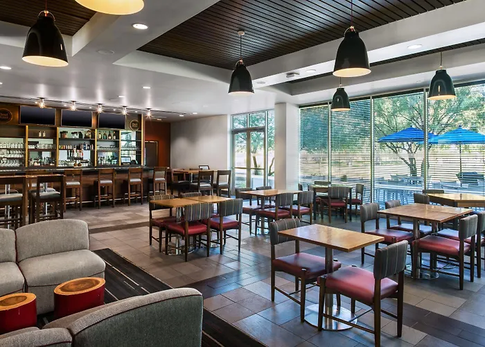 Four Points By Sheraton At Phoenix Gateway Airport
