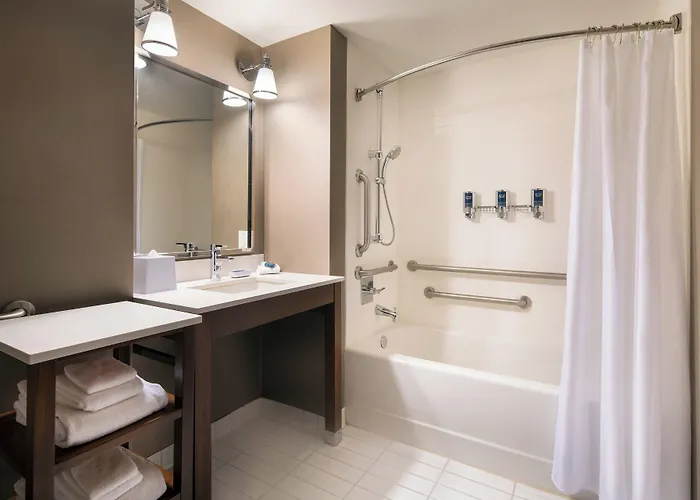 Four Points By Sheraton At Phoenix Gateway Airport