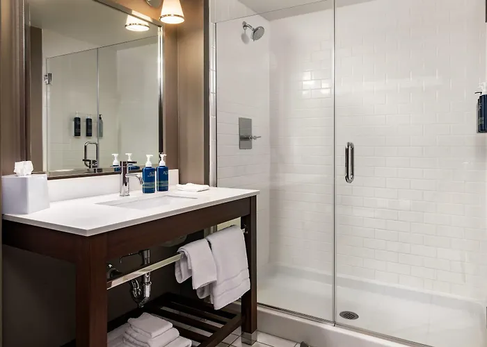 Four Points By Sheraton At Phoenix Gateway Airport 3*